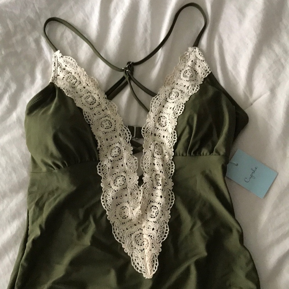 Cupshe One Piece *** Brand New